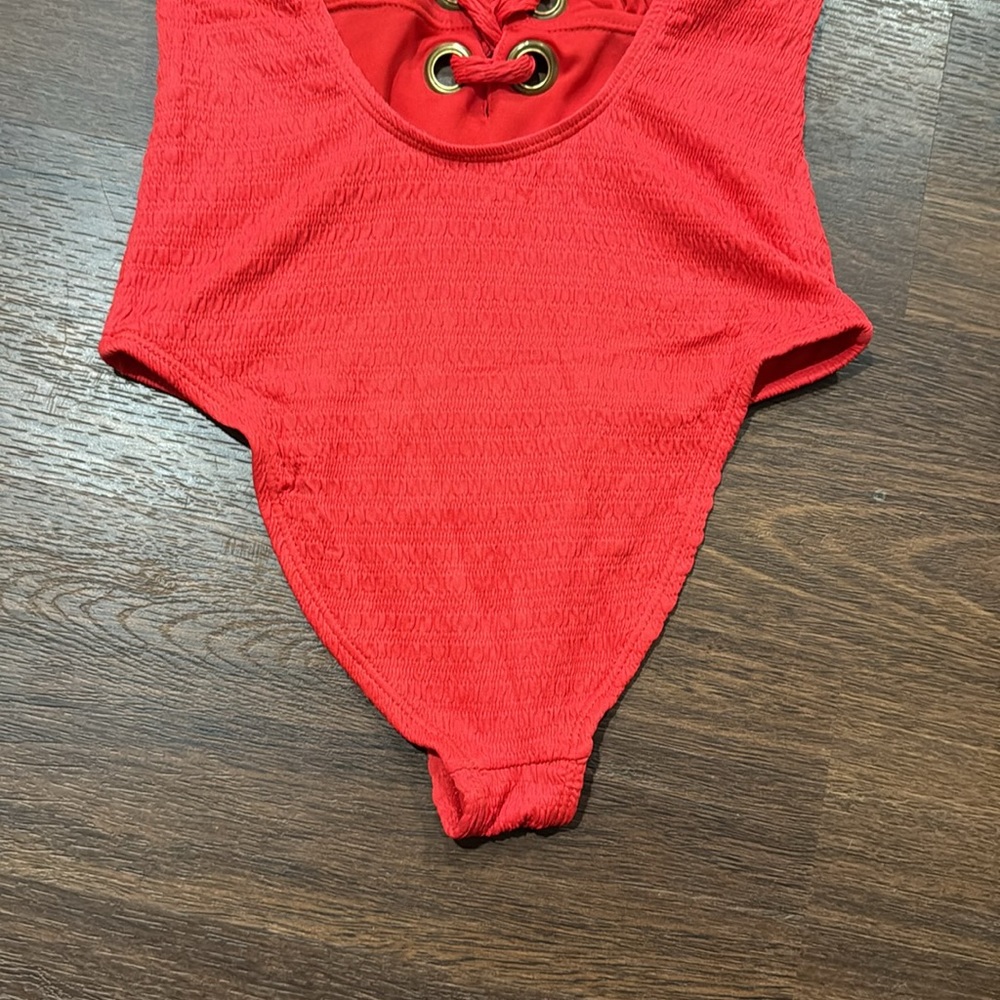 Swimsuit - Picture 4 of 6